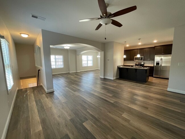 Building Photo - Spacious 2 Bedroom, 2 Bath Condo with Garage in the Heart of Middletown!