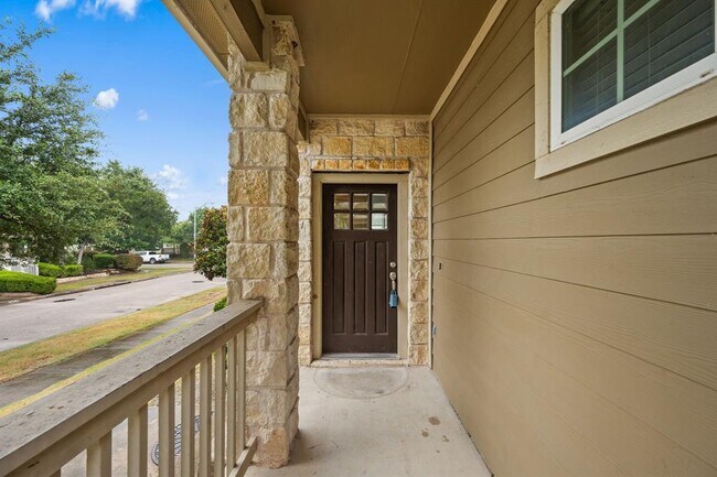 Foto del edificio - 1613 Corn Hill Ln