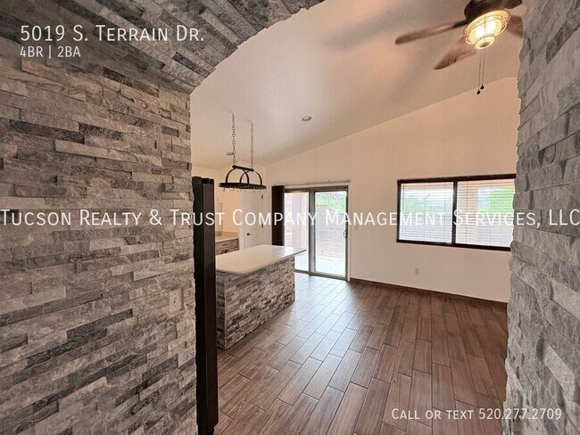 Foto del edificio - 5019 S Terrain Dr