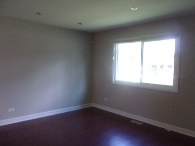 Foto del edificio - 24 Willow Rd