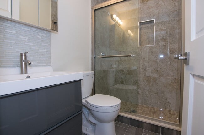 Building Photo - 3bed/2bath in Brookline