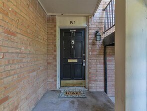 Building Photo - 5053 Ridglea Ln