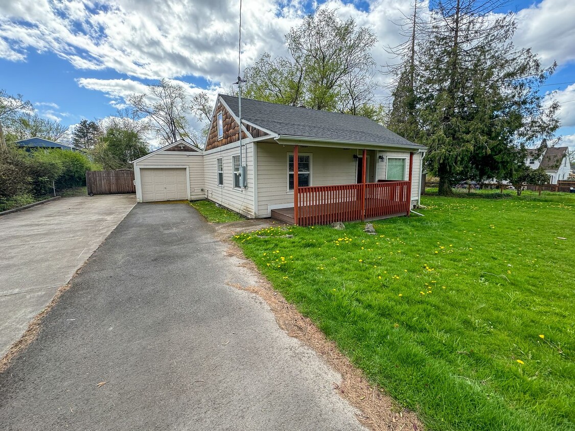 Primary Photo - Elegant Home in Tigard, Spacious Shop, Lar...