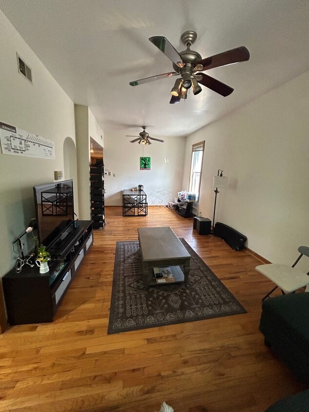 Primary Photo - 1617 N Hudson Ave