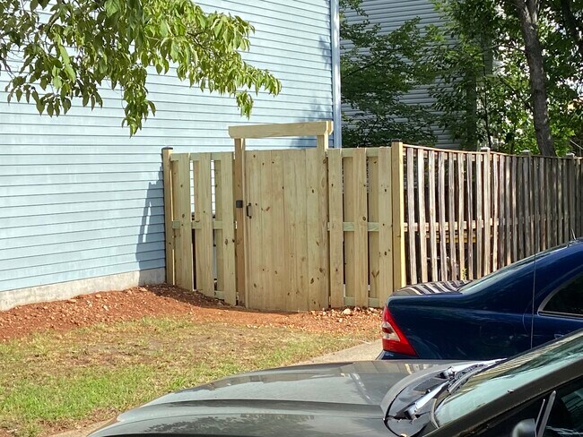 Foto del edificio - 2853 Middleboro Dr