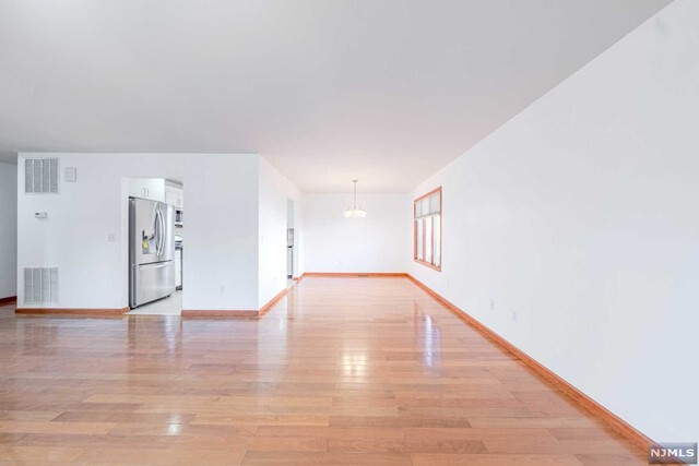 Foto del edificio - 231 E Homestead Ave