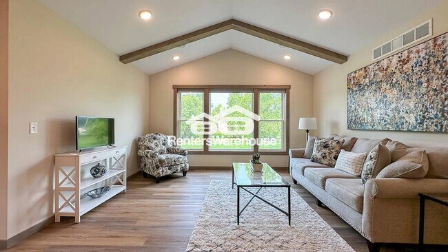 Foto del edificio - 2353 40th Ave S