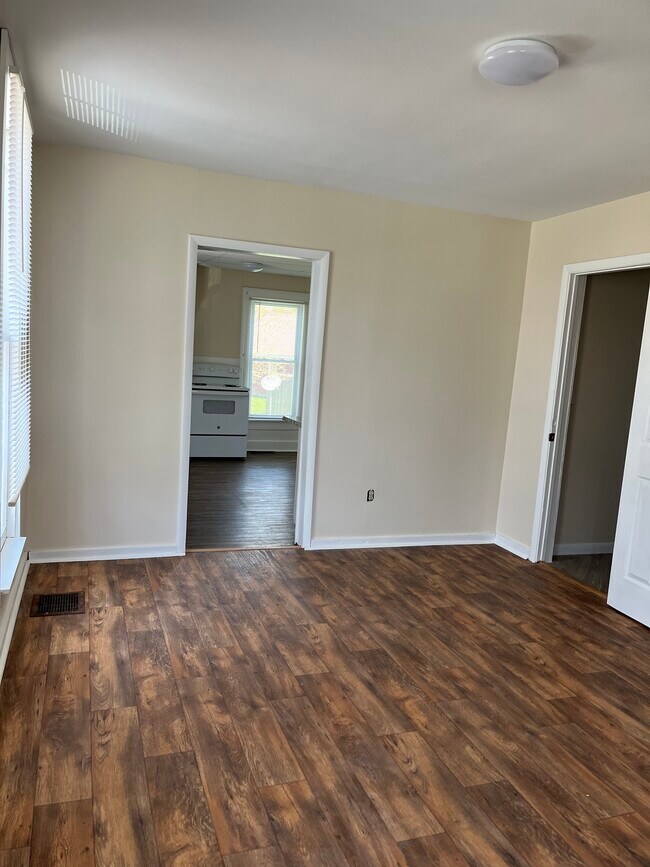 204 New Boston St Unit 3, Canastota, NY 13032 Apartments in Canastota, NY