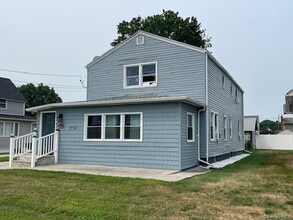 Building Photo - 2754 Homan Pl