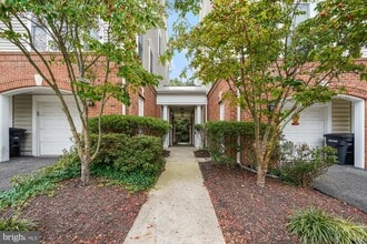 Building Photo - 3549 Huntley Manor Ln