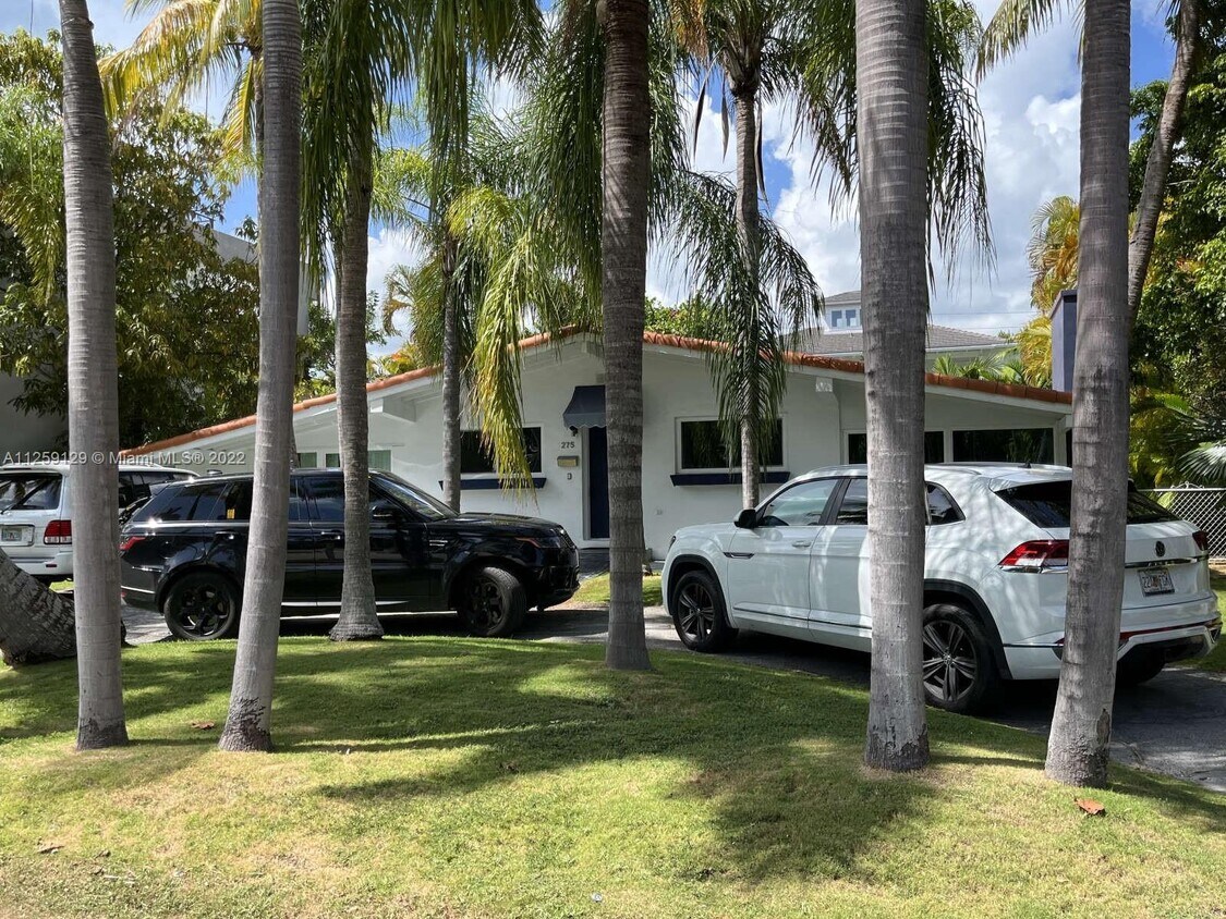 275 W Heather Dr, Key Biscayne, FL 33149 House Rental in Key Biscayne
