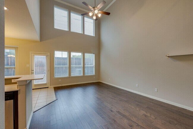 Foto del edificio - 4411 Samarth St