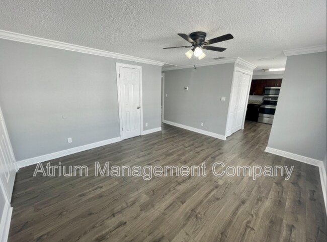 Foto del edificio - 910 Alicia Ave