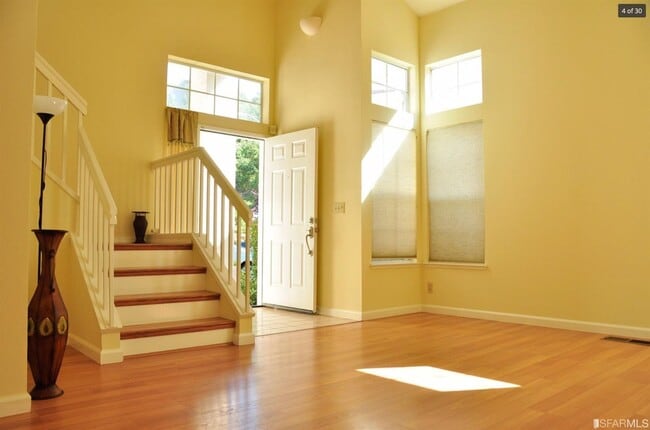 Building Photo - 362 Cerro Ct