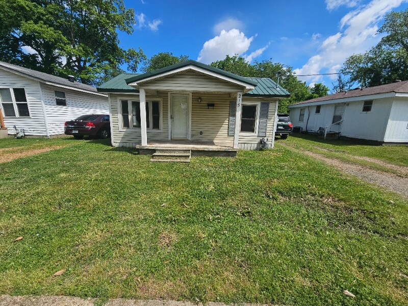 Primary Photo - 215 Alfalfa Ave