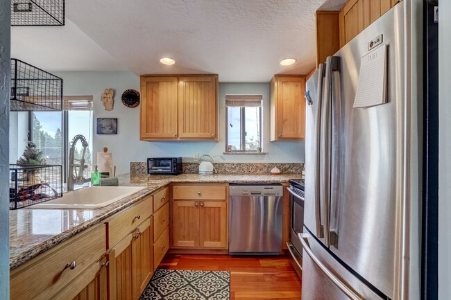 Building Photo - 495 Tramway Dr