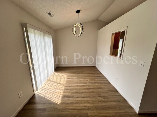 Foto del edificio - 3578 Milhaven Rd