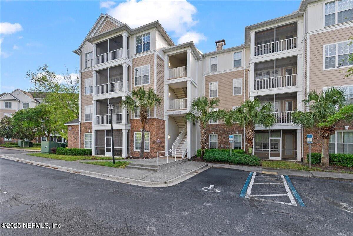 Foto principal - 11251 Campfield Dr