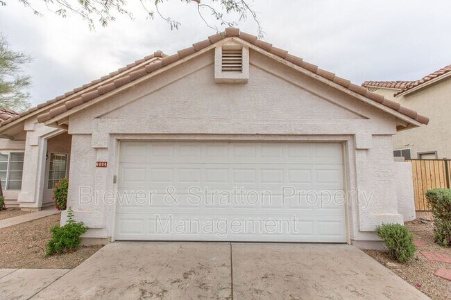 Building Photo - 6004 E Sierra Blanca St