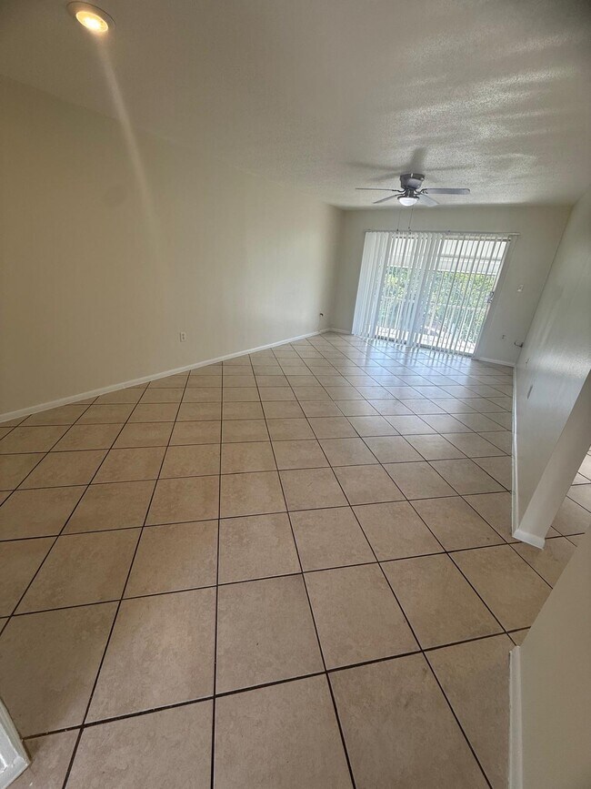 Foto del edificio - 809 W Lancaster Rd