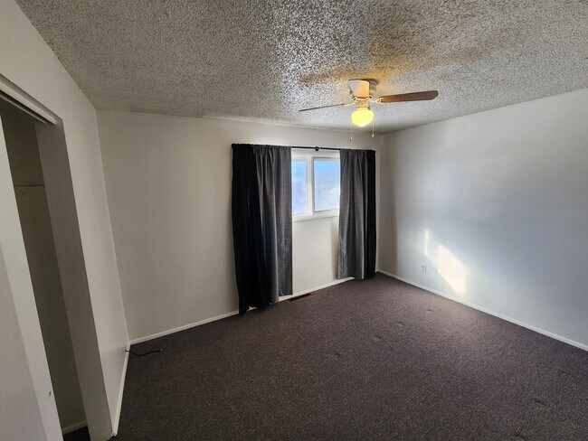 Building Photo - 1311 5th Ave