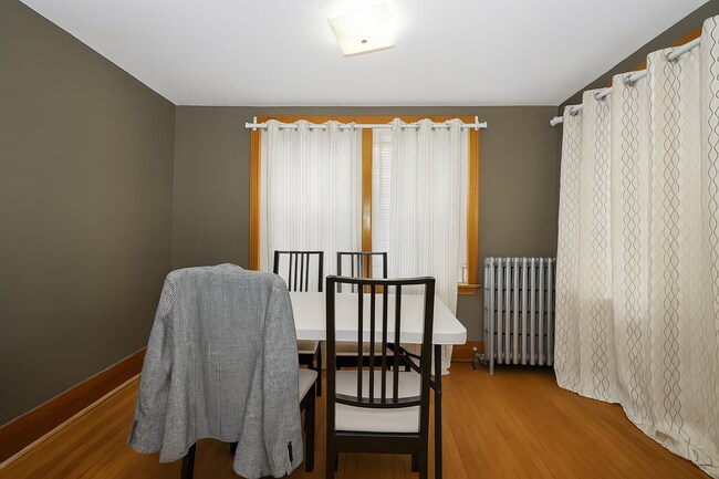 Building Photo - Modern 3-Bedroom Duplex Townhouse | + Priv...