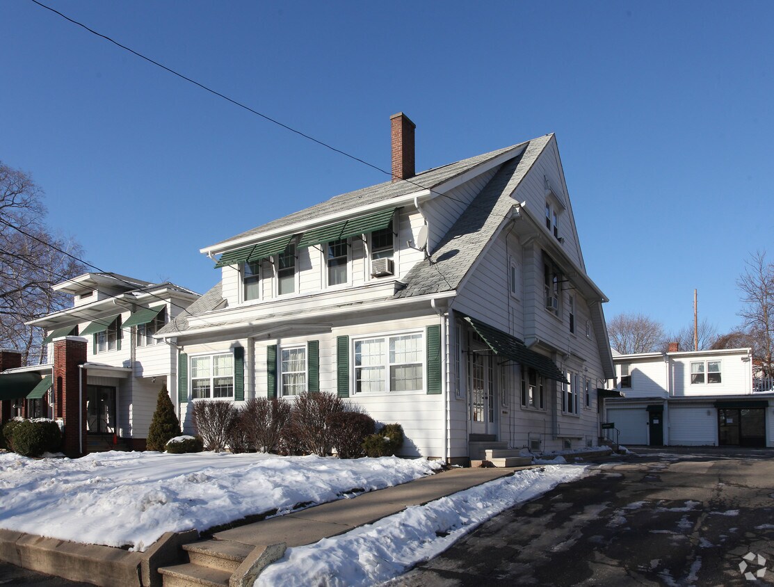 Primary Photo - 1591 E Main St