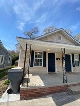 Building Photo - 521 N Rose Ave