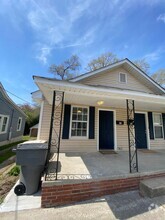 Building Photo - 521 N Rose Ave