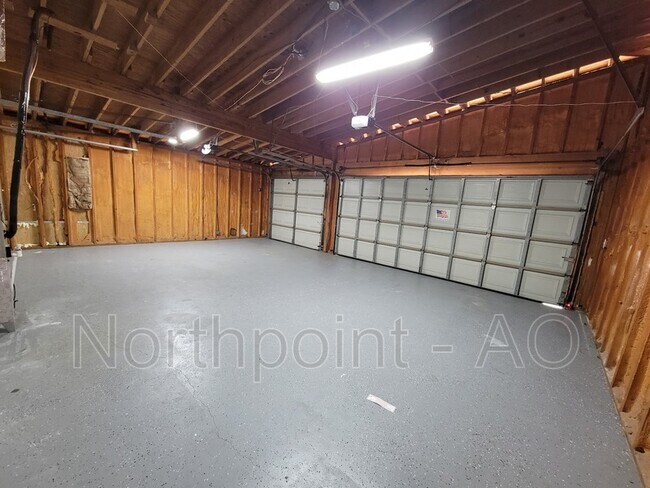 Building Photo - 1620 Gately Rd