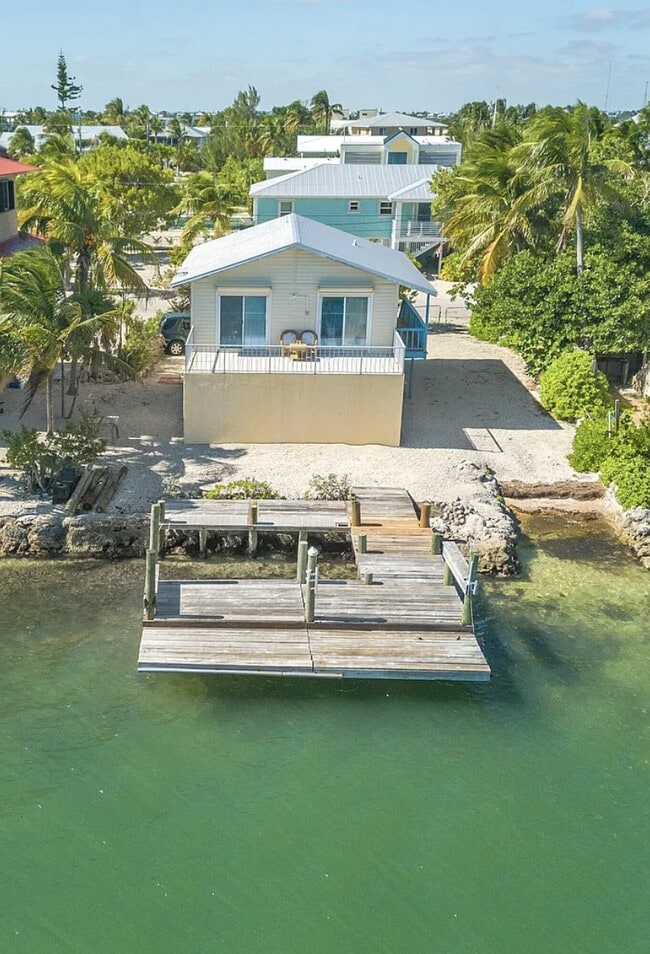 Building Photo - 757 La Fitte Rd