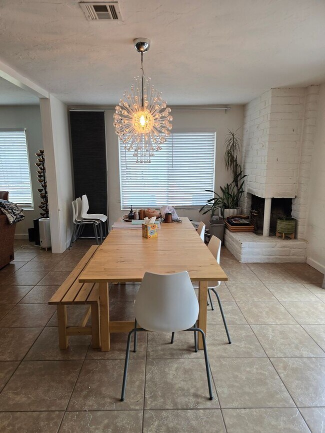 Foto del edificio - Furnished, 1-Year Long-Term Rental