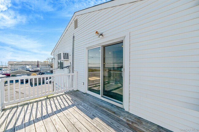 Foto del edificio - 4 Bay Pl