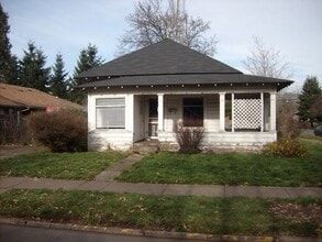 Building Photo - 1011 W 11th Ave