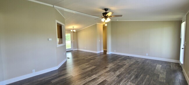 Building Photo - 13100 N Robinson Rd