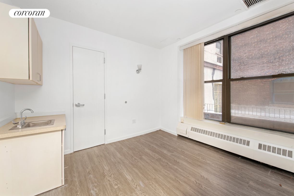 Primary Photo - 161 Madison Ave