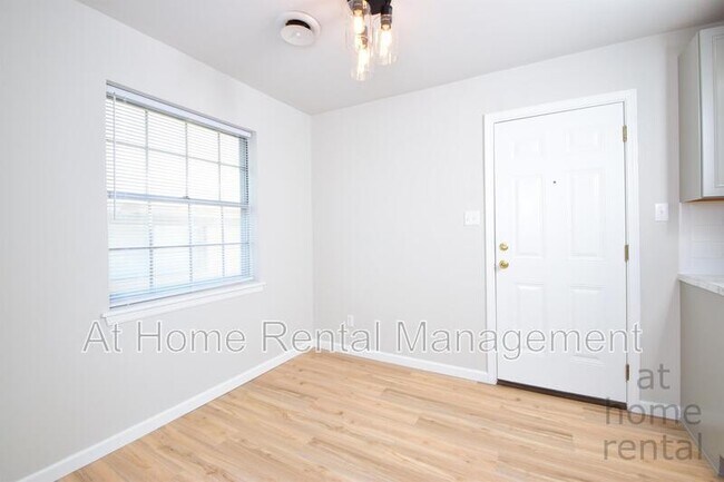 Foto del edificio - 4704 S Fulton Pl