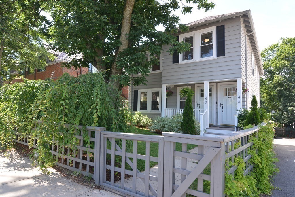 Primary Photo - 142 Trapelo Rd