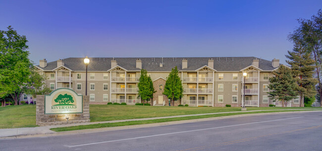 Building Photo - River Oaks Apartments