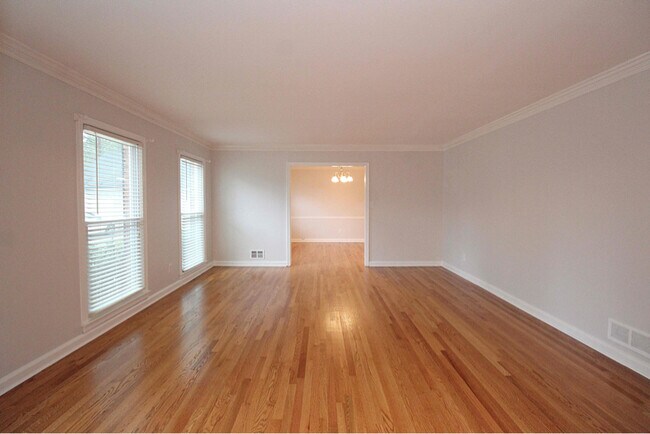 Building Photo - 274 Grist Mill Dr E