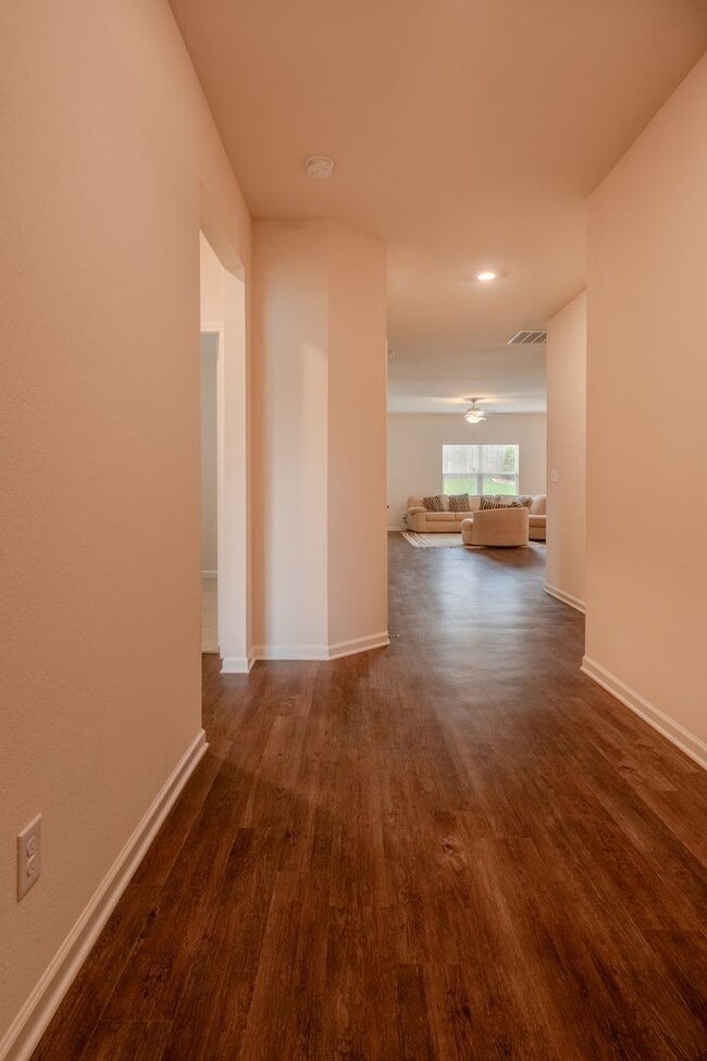 Building Photo - Move-In Ready 3BR Home | $2,100 with Lawncare or $2,000 Tenant Maintained