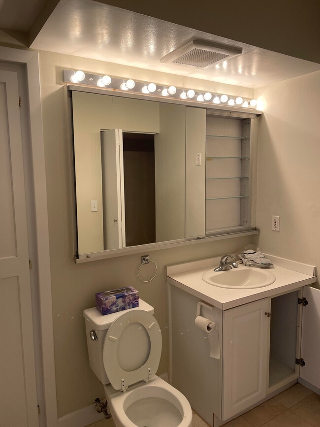 Building Photo - 1521 Beacon St