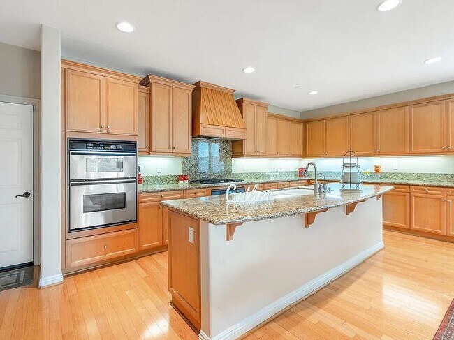 Foto del edificio - 15374 Falcon Crest Ct