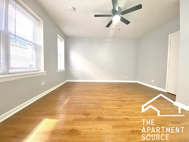 Foto del edificio - 4241 N Kenmore Ave