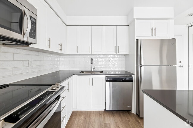 1BR, 1BA - 678SF - Kitchen - 545 547 & 565 Belmont Avenue W