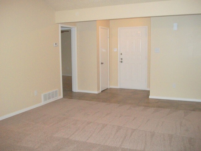 Building Photo - 6625 Fair Oaks Dr