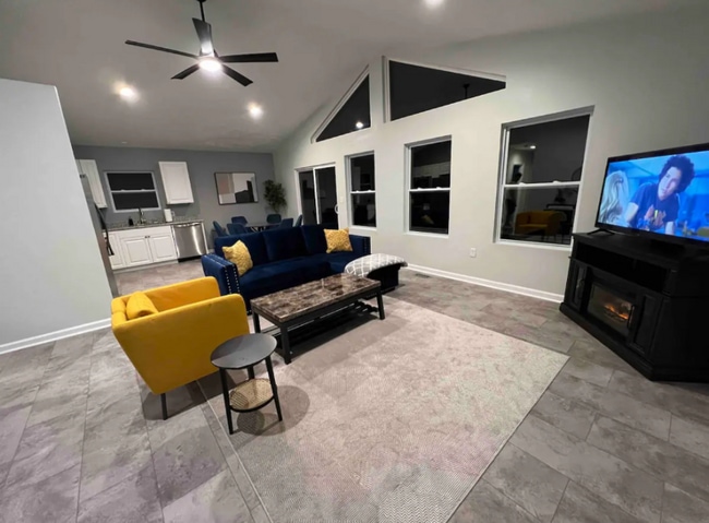 Building Photo - 86 Valley View Rd