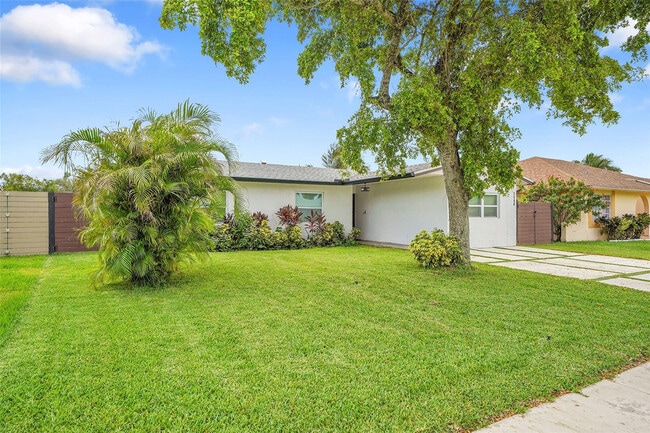 Foto del edificio - 7506 SW 7th Ct