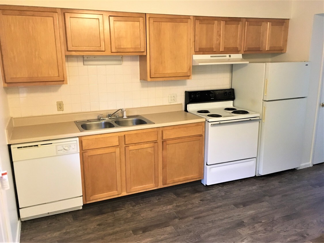 1515 W Kirby Ave, Champaign, IL 61821 Apartments in Champaign, IL