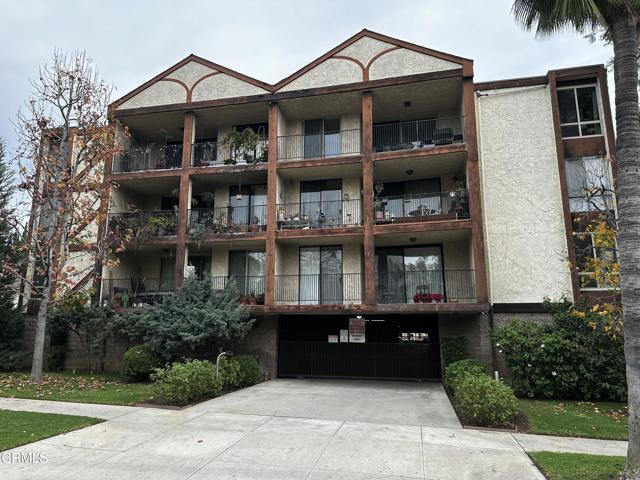 Building Photo - 65 Allen Ave